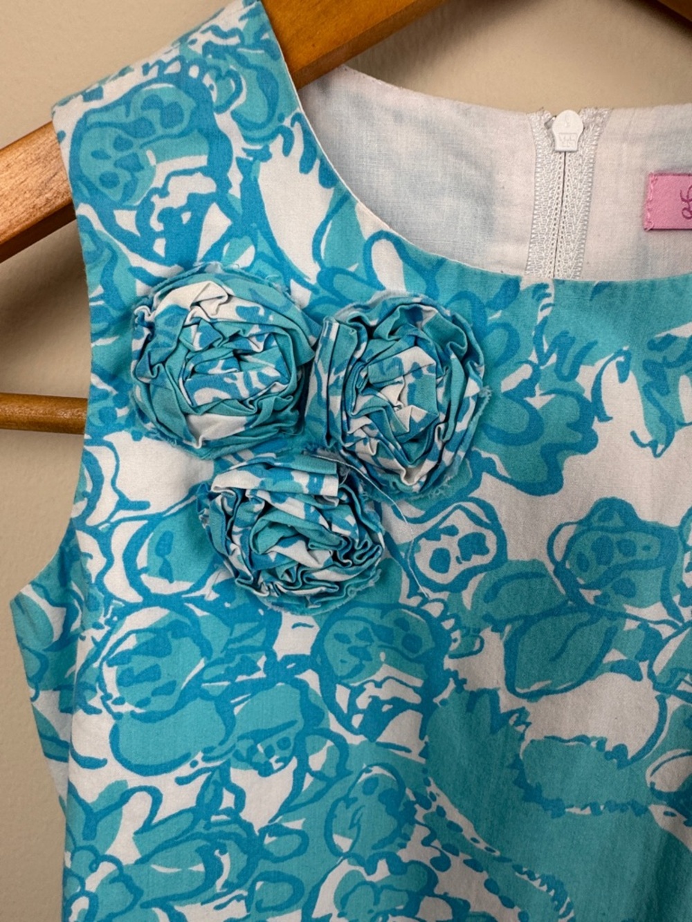 Lilly Pulitzer Girls Little Lilly Classic Shift Dress. Size 5. - Picture 2 of 7